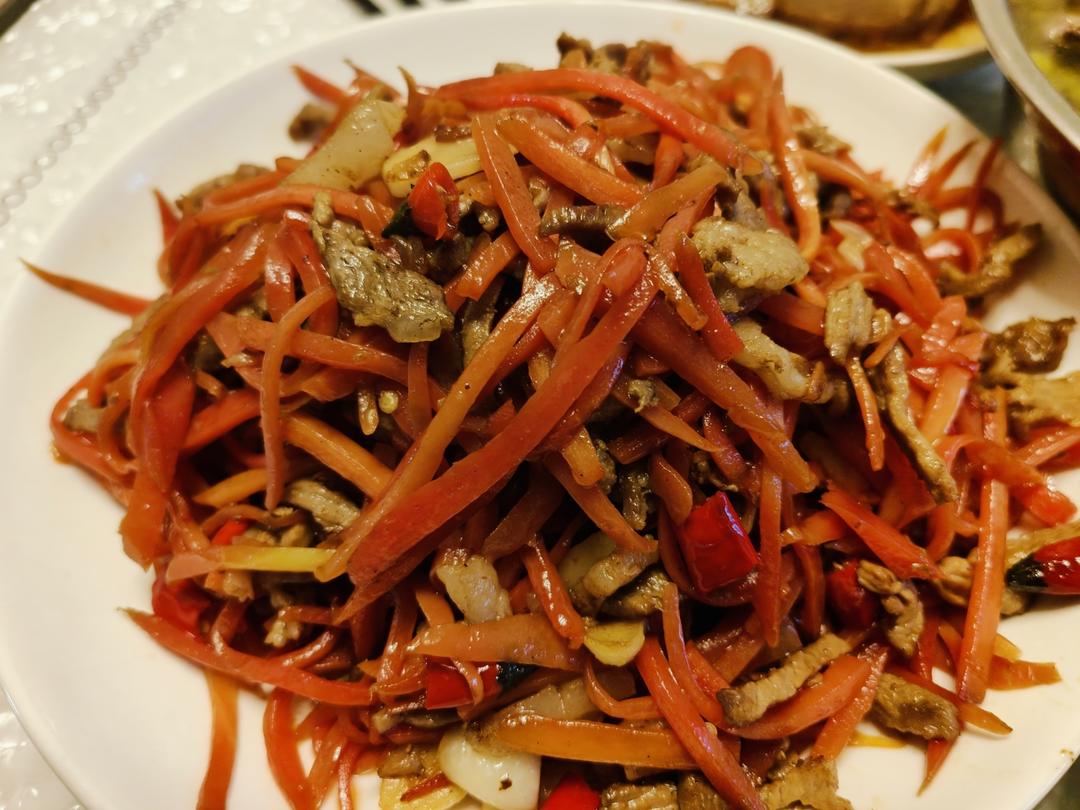 红萝卜炒肉丝