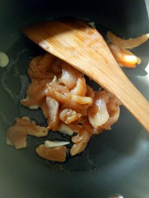 洋葱香干炒鸡丝~太阳谷菜谱的做法 步骤4