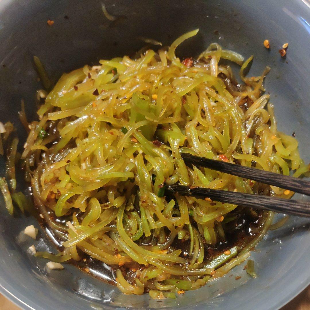 凉拌莴笋丝
