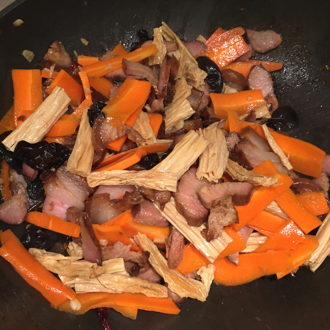 香辣腐竹腊肉