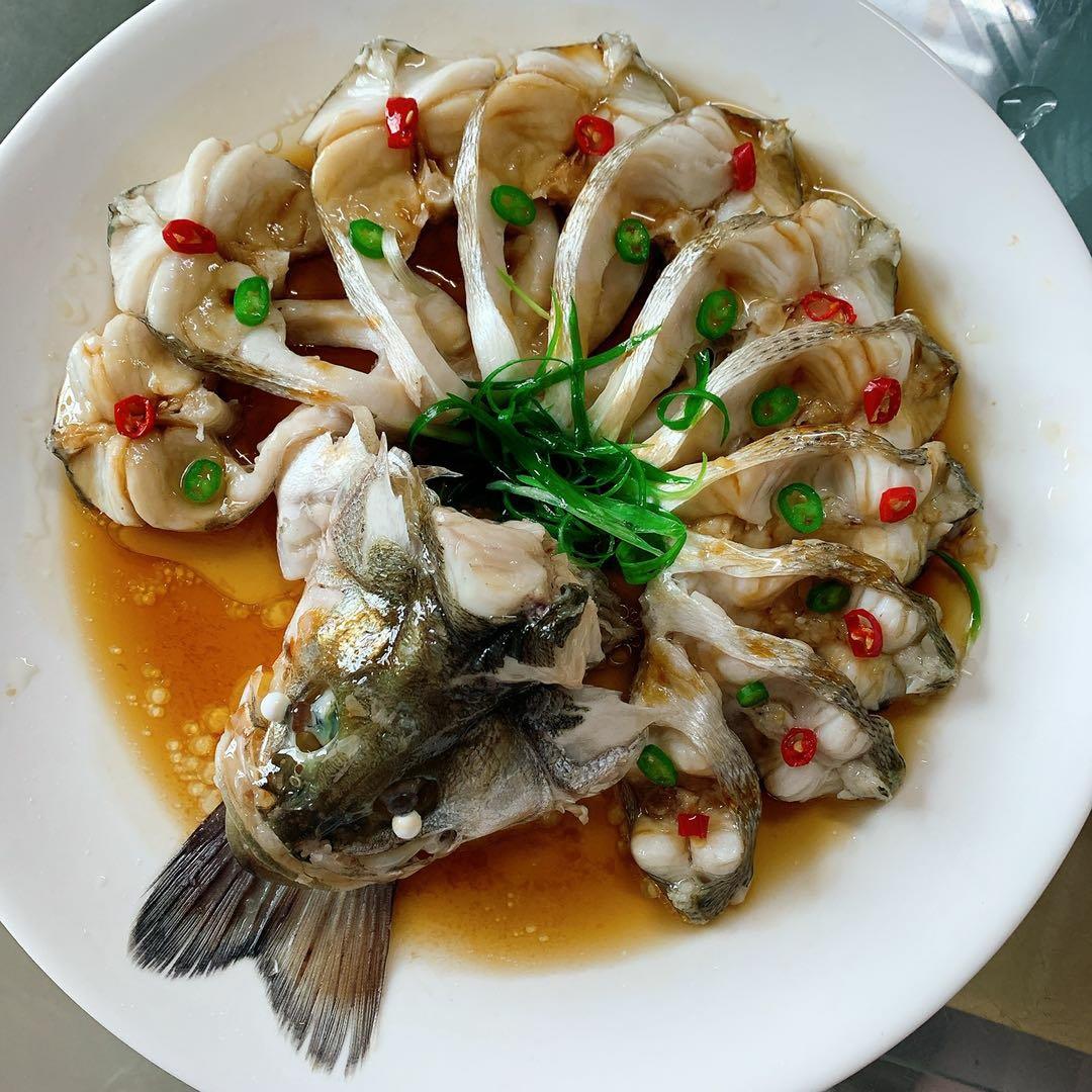 兰花草v做的清蒸孔雀开屏鱼