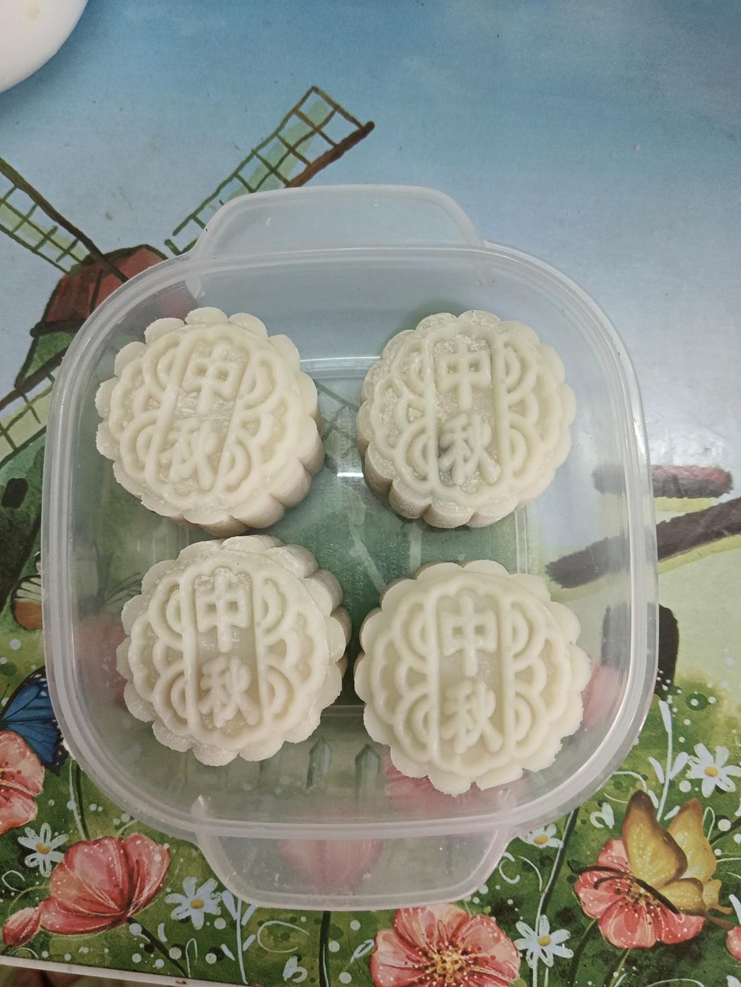 糯叽叽的奥利奥冰皮月饼