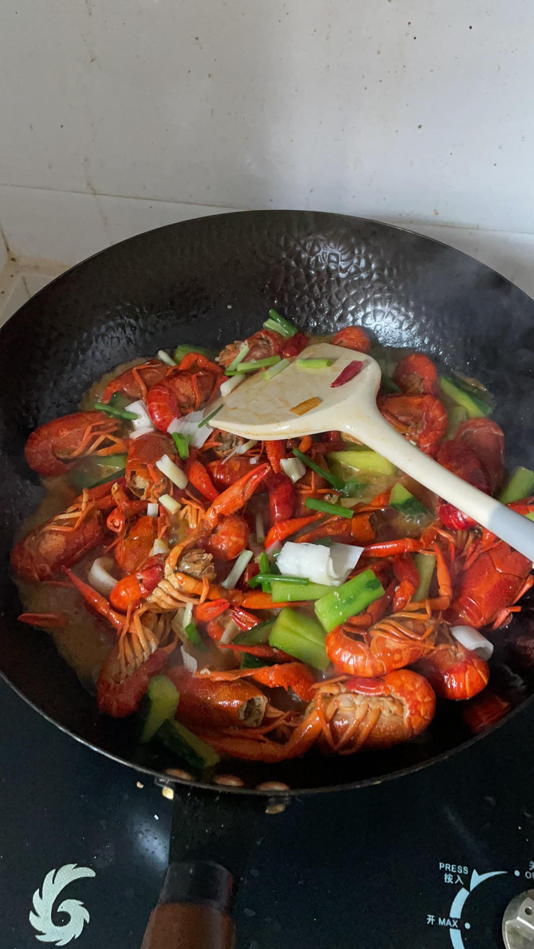 听说这是小朋友最爱吃的红烧虾🦐