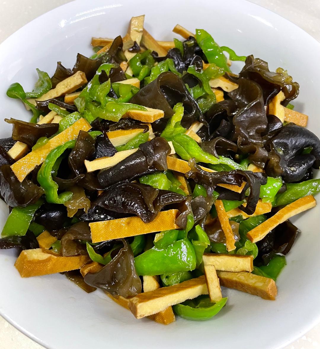 素炒青椒香干黑木耳——中式一日三餐（一百二十六）
