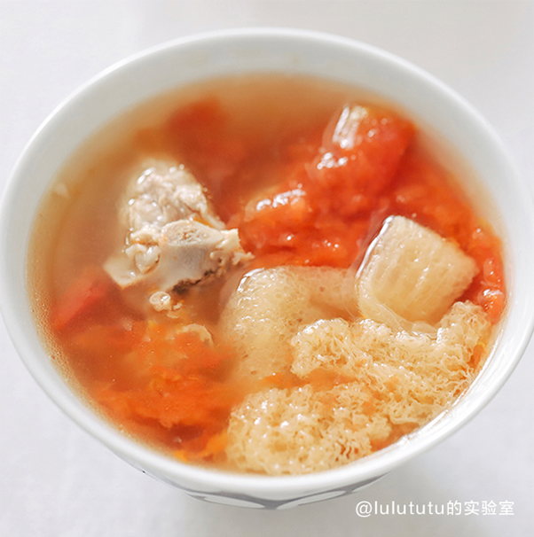 番茄竹荻龙骨汤【6月北鼎蒸炖锅食谱】的做法