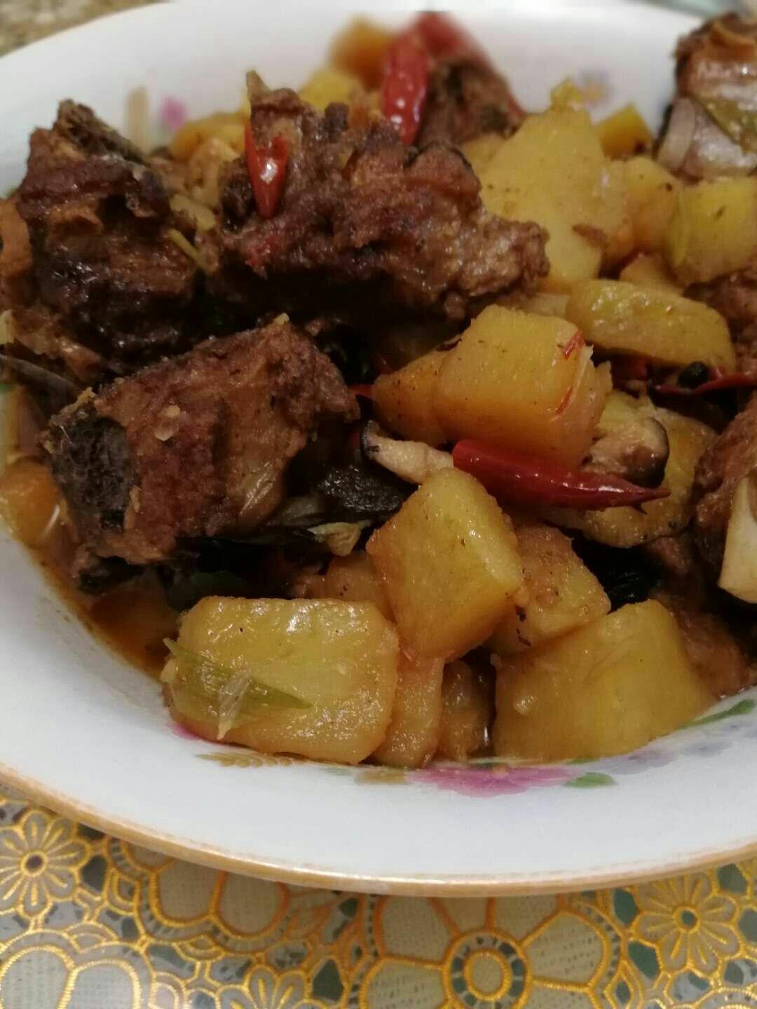 土豆炖排骨