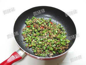 榄菜肉末炒豆角的做法 步骤7