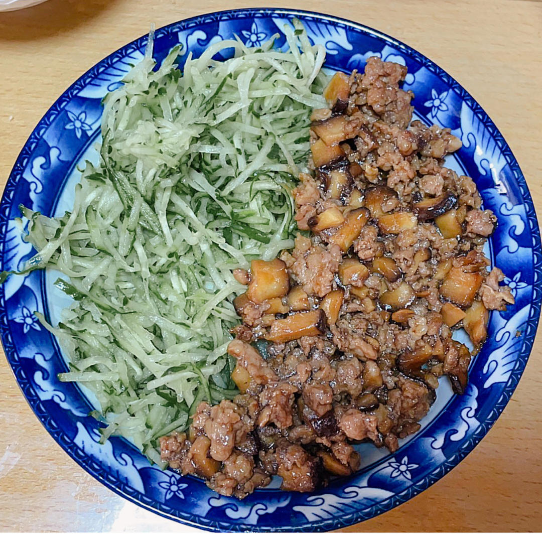 香菇肉酱拌面