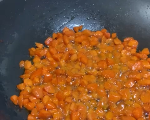 没胡萝卜味儿的豉油胡萝卜的做法 步骤4
