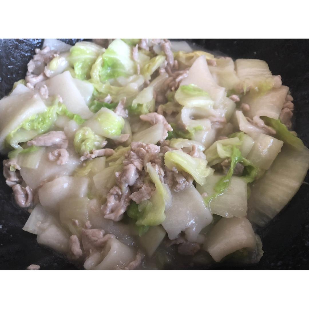 不挑锅、不焦不沾的黄芽菜肉丝炒年糕