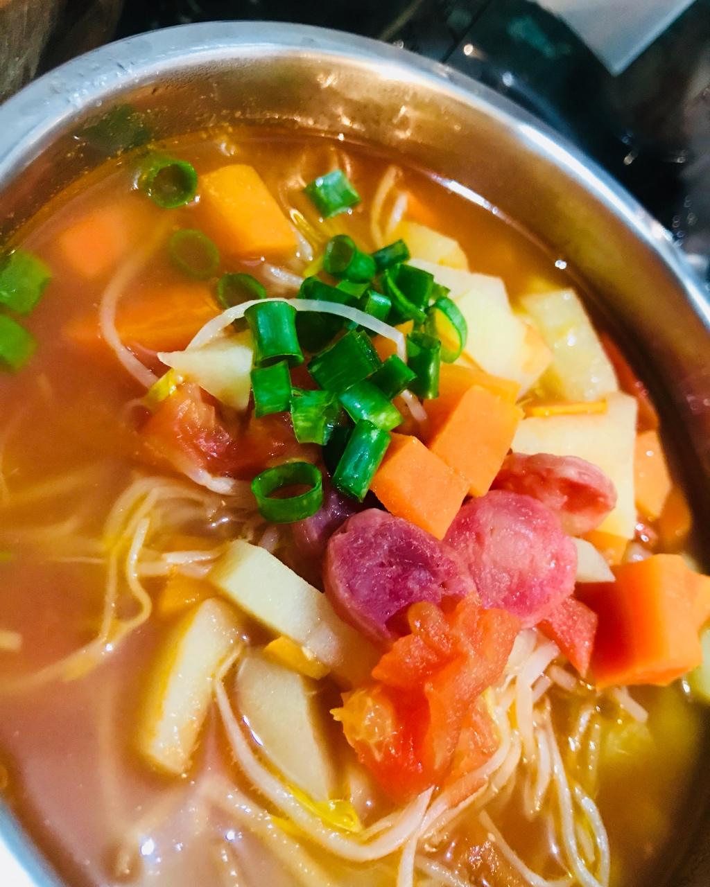 手机用户0382_zxqb做的#排毒汤#西红柿豆芽汤