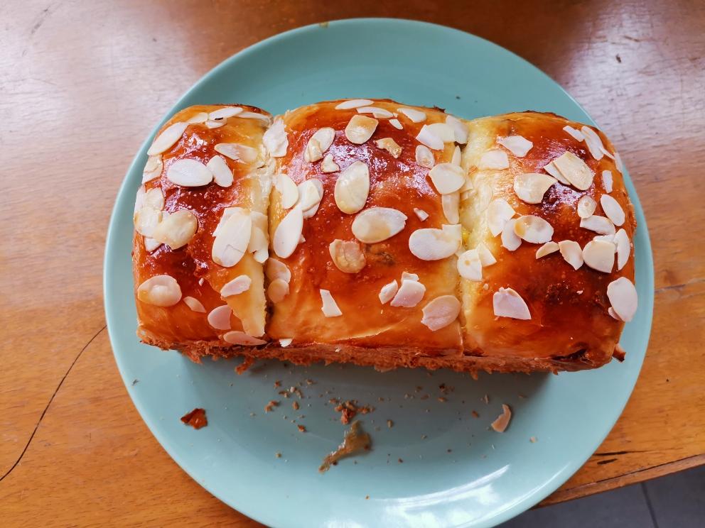 杏仁葡萄吐司