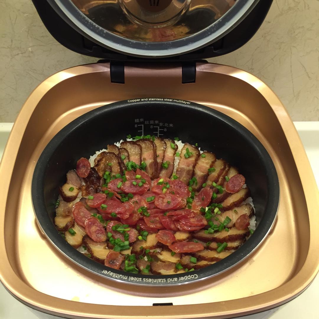 广式腊味煲仔饭