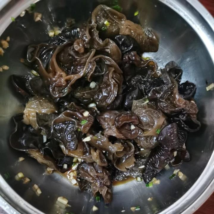 凉拌黑木耳