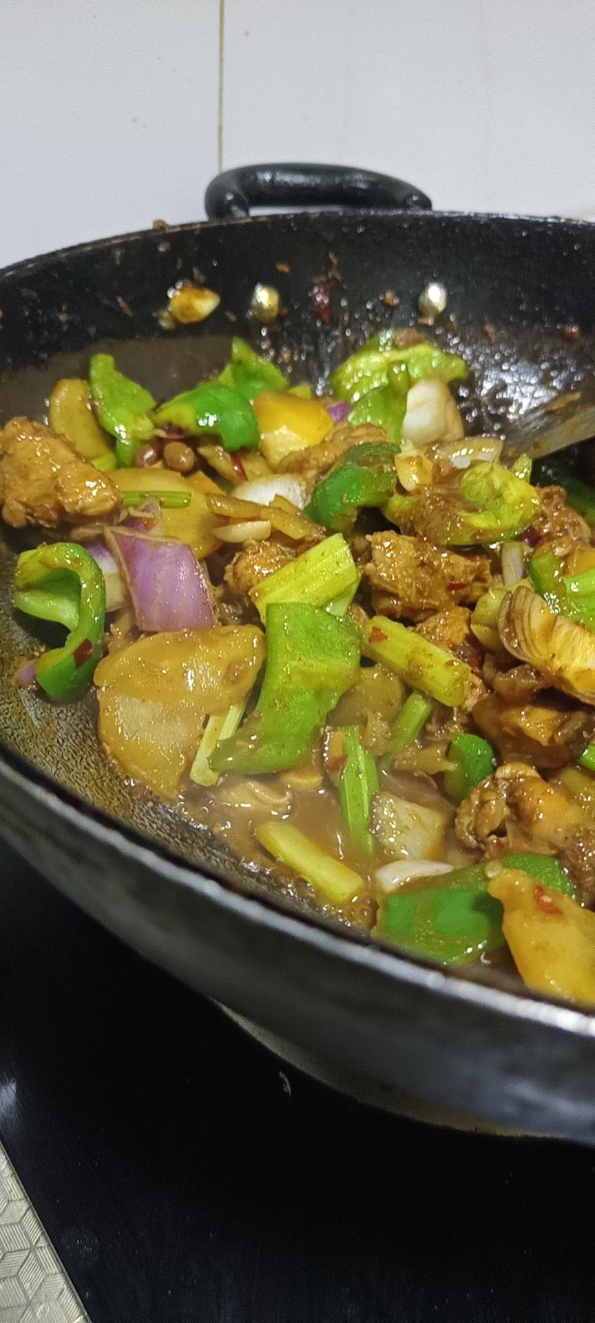 比店里好吃的重庆鸡公煲！
