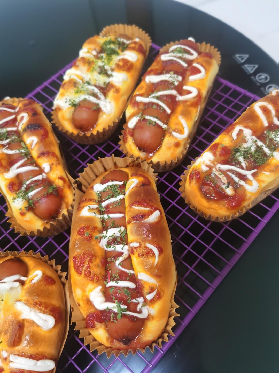 一个面团撑起一家店的台式面包—香肠面包