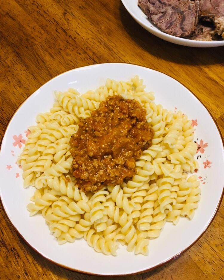 番茄肉酱意大利面