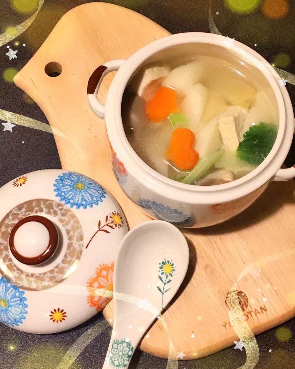 超鲜甜的减肥素菜汤（懒人电饭锅版）