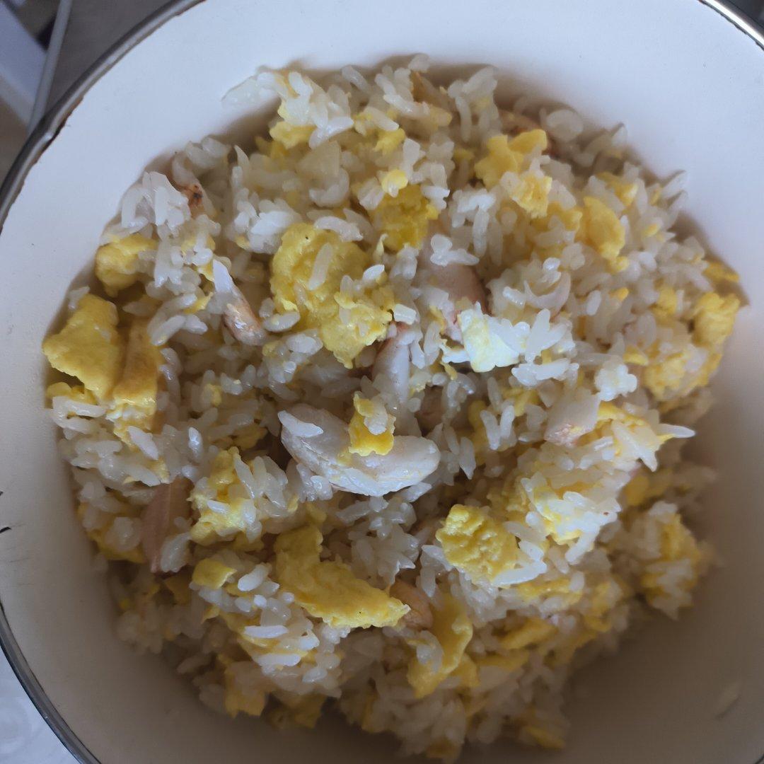 蟹腿肉香葱蛋炒饭