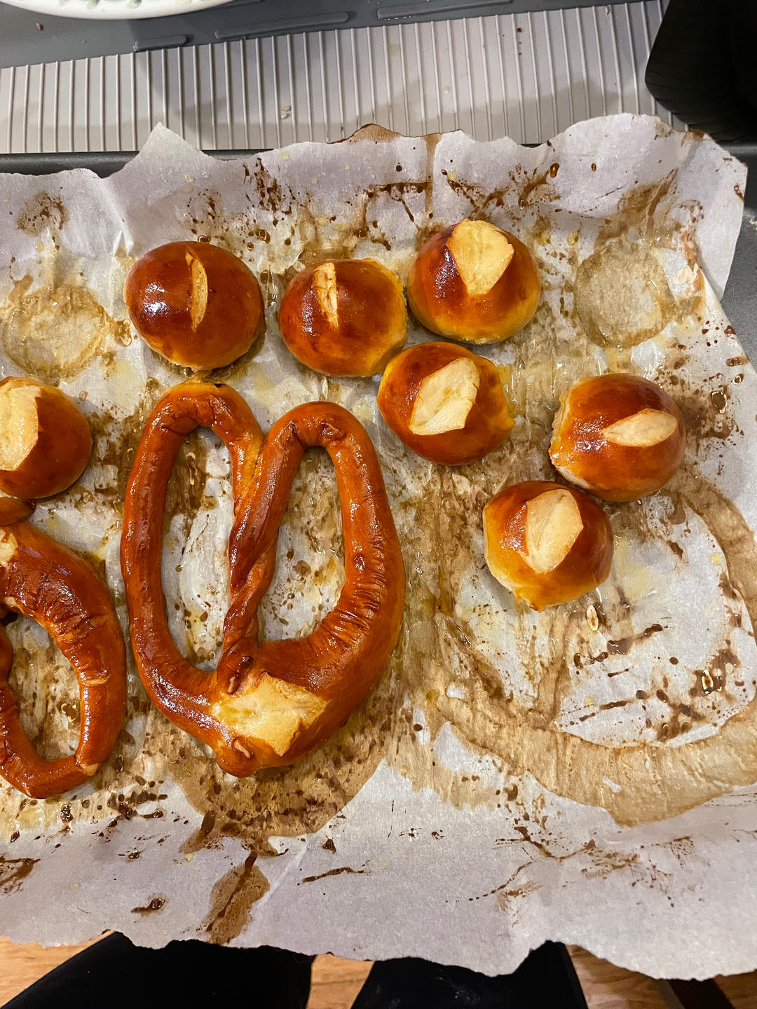 最详细的碱水包 【德国结面包 布雷结面包】有关碱水面包brezel的一切