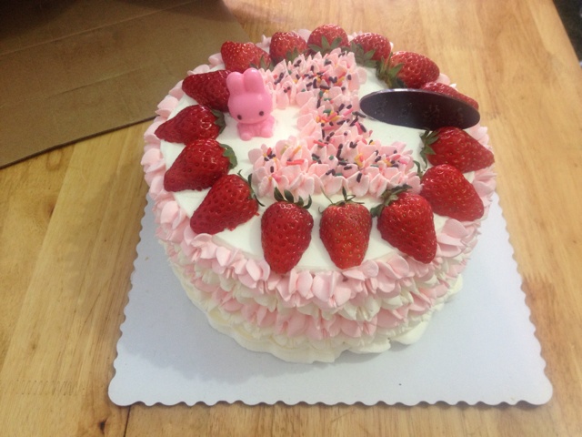 奶油水果装饰蛋糕