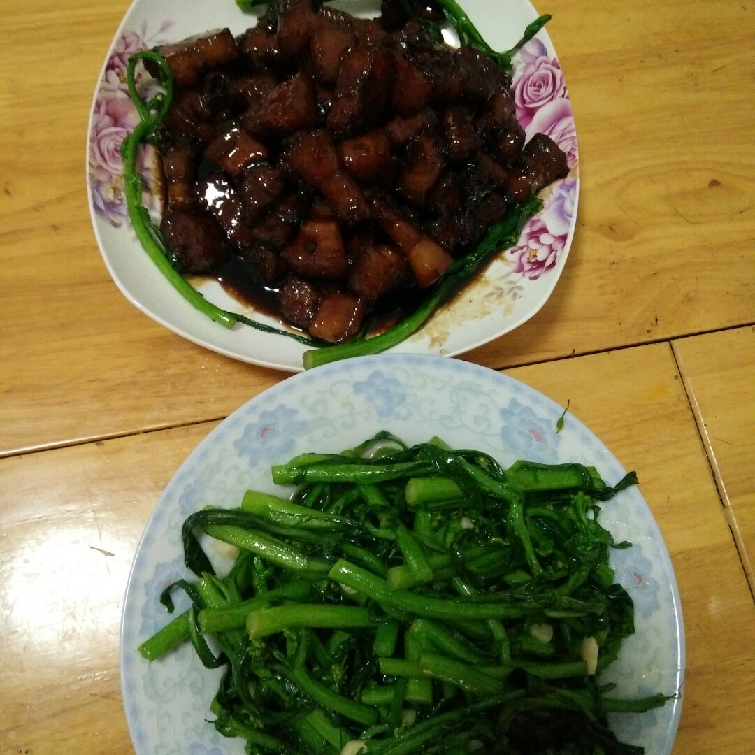 吃着碗里望着锅里的红烧肉