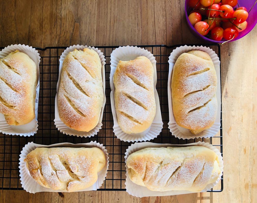 香喷喷的肉松卷面包