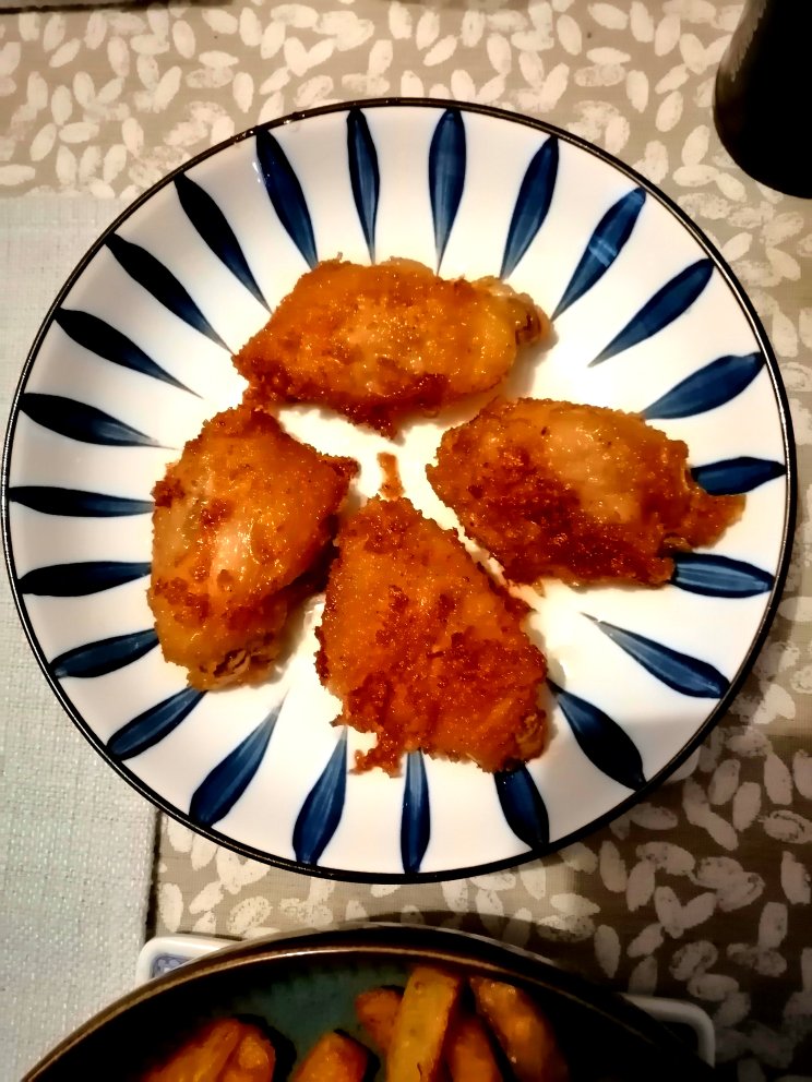 酥炸鸡翅中