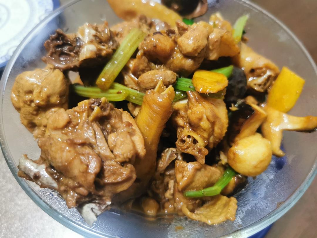 家常香菇焖鸡