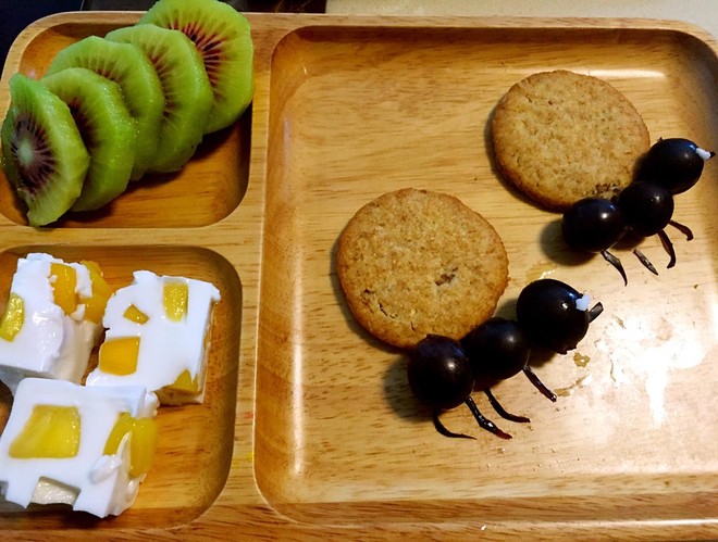 蚂蚁庄园小鸡吃食时间_蚂蚁庄园怎么防止偷吃_巧克力蚂蚁庄园