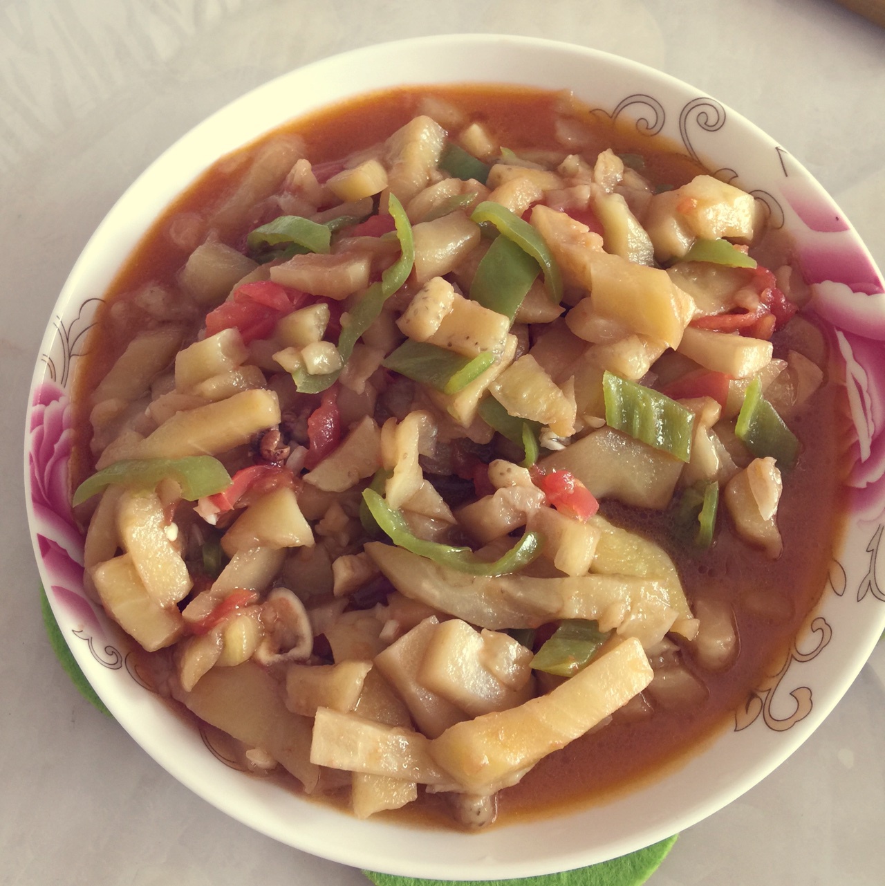 西红柿尖椒炒茄子