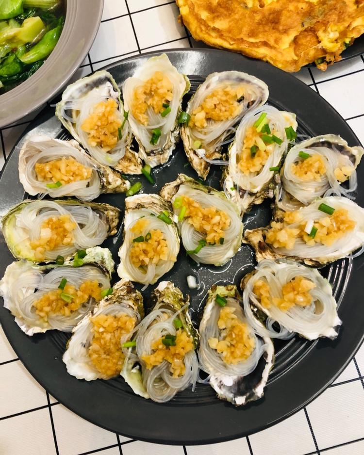 蒜蓉粉丝蒸生蚝