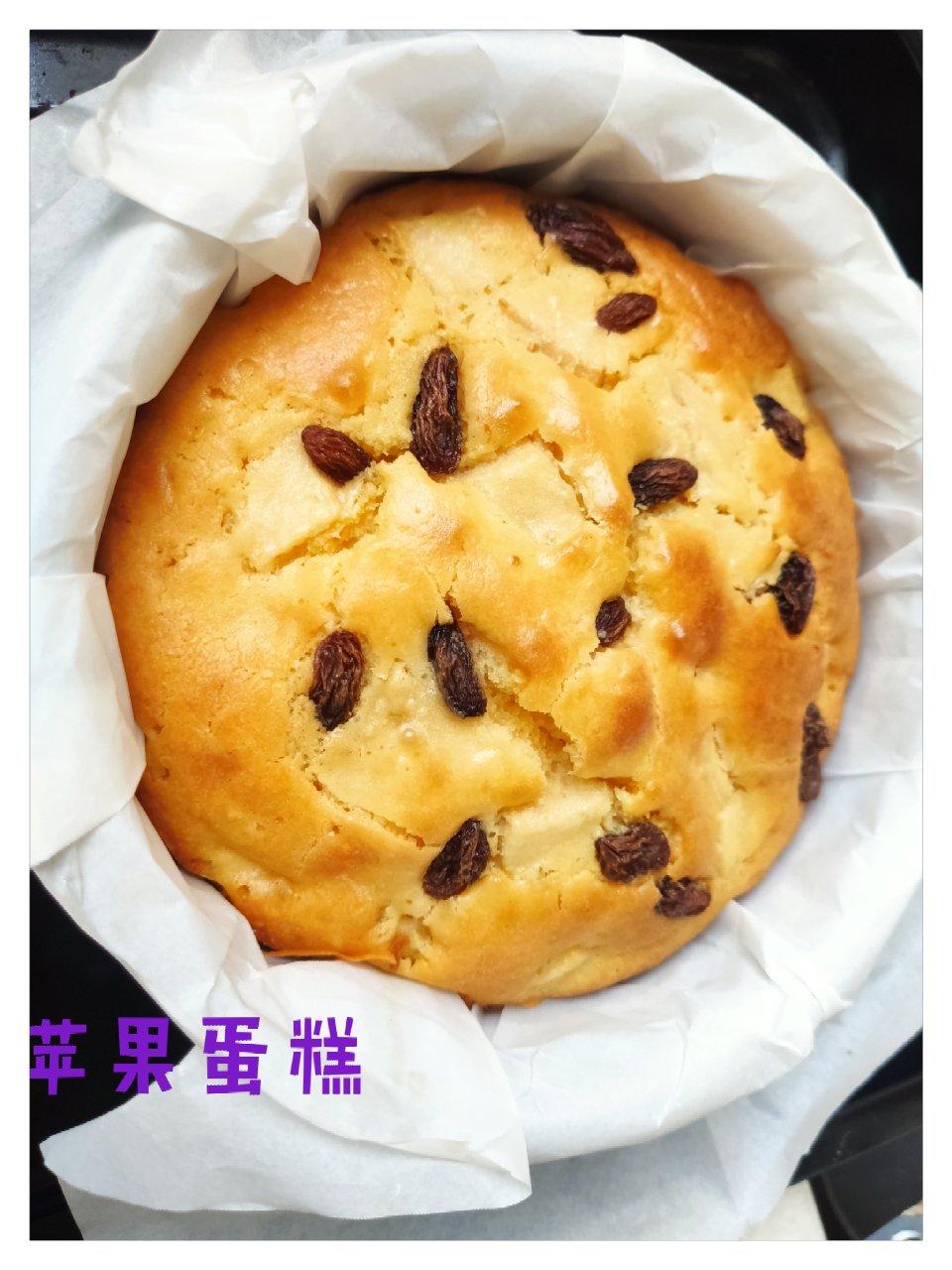 简单到只需所有材料混一起烤一烤的苹果蛋糕！