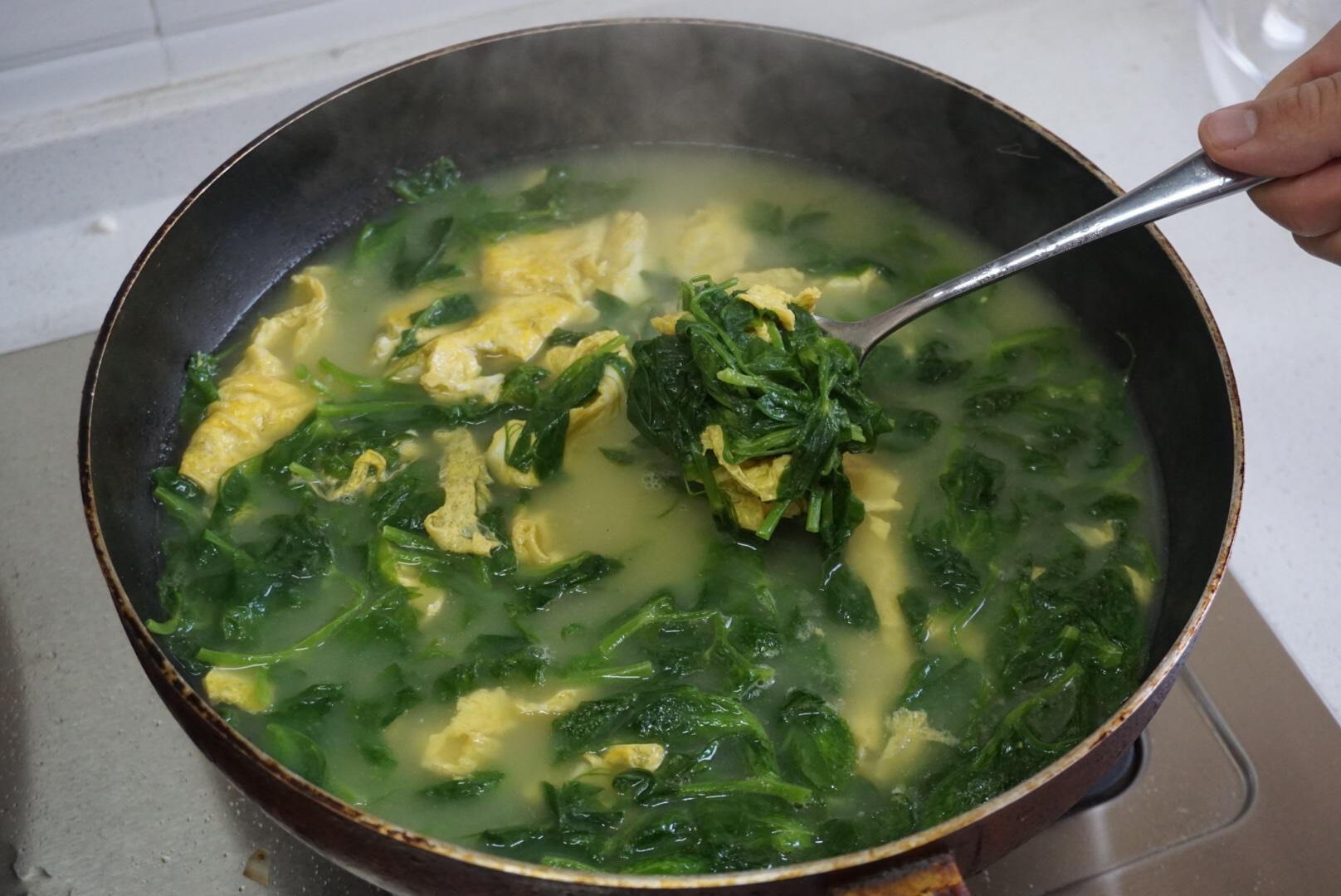 豌豆尖鸡蛋汤的做法