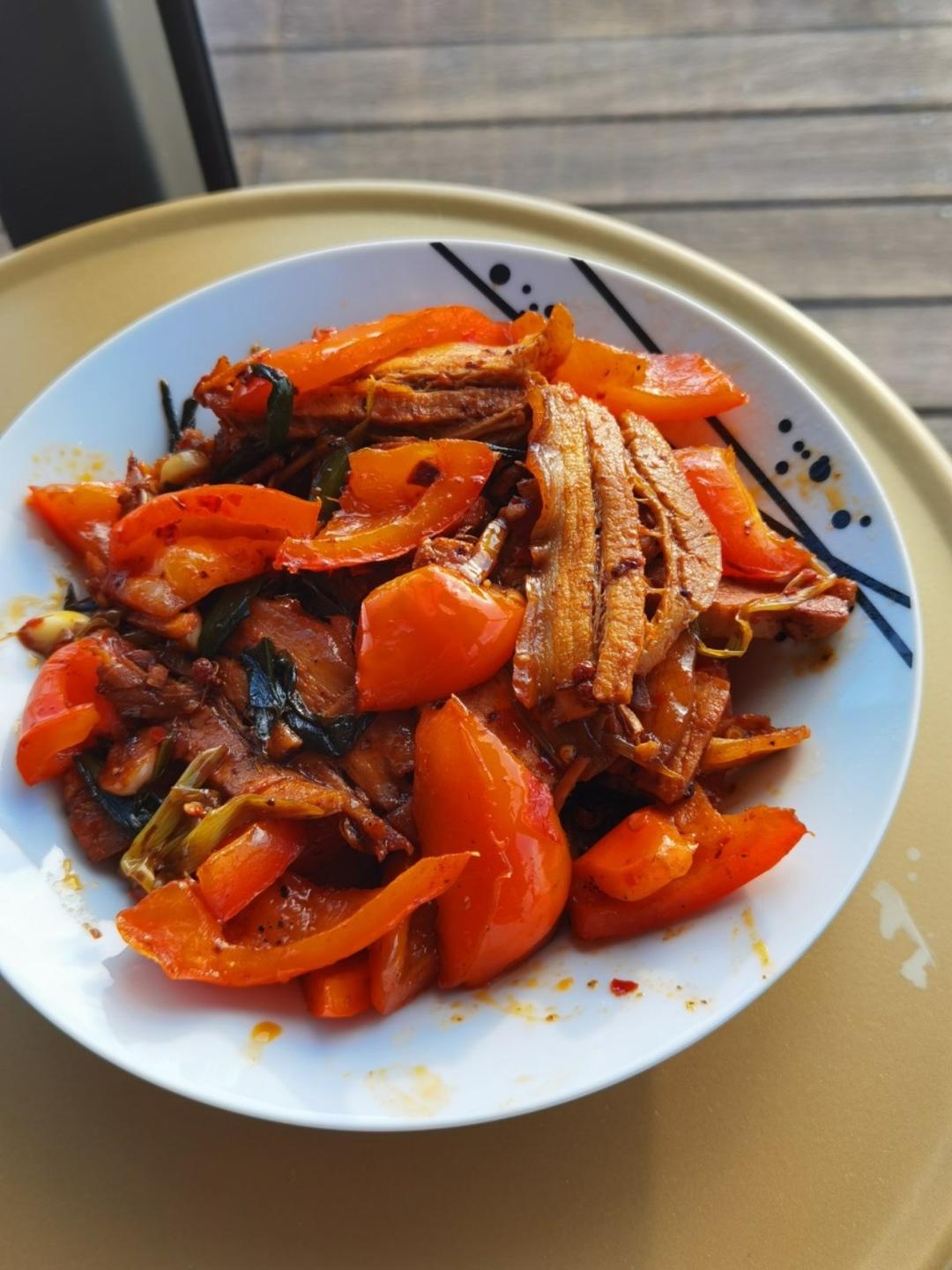 成都人家里的青椒回锅肉