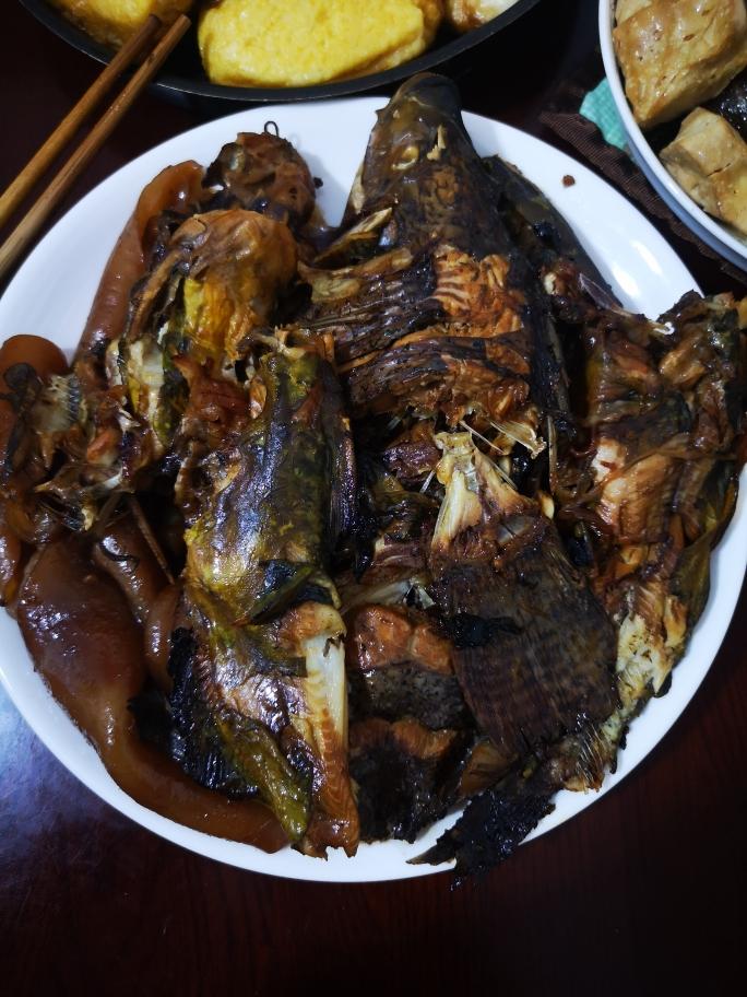 鱼，饼子一锅鲜