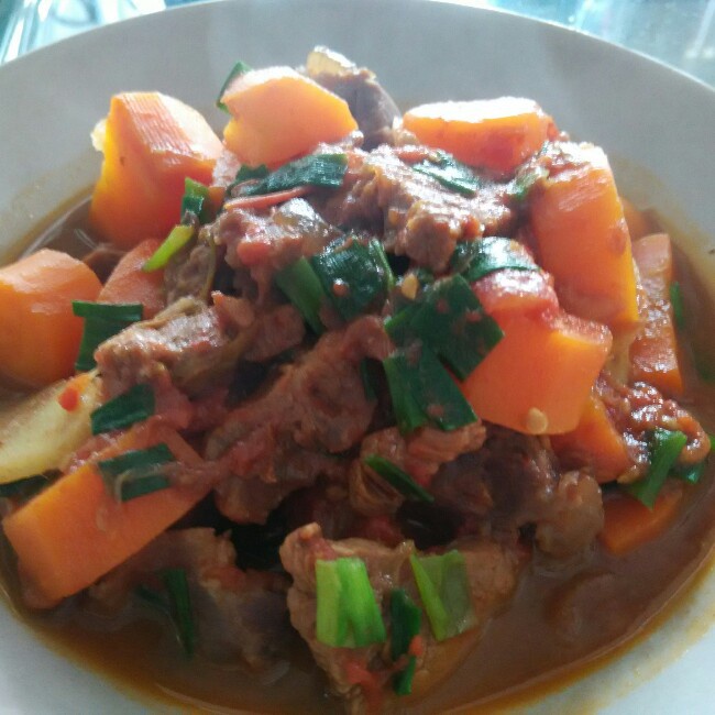 胡萝卜烧牛肉