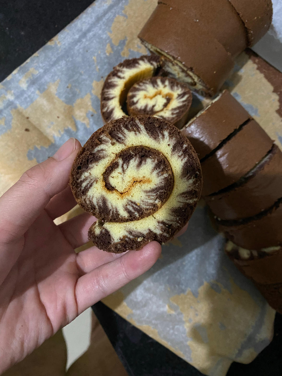 可可旋风蛋糕卷