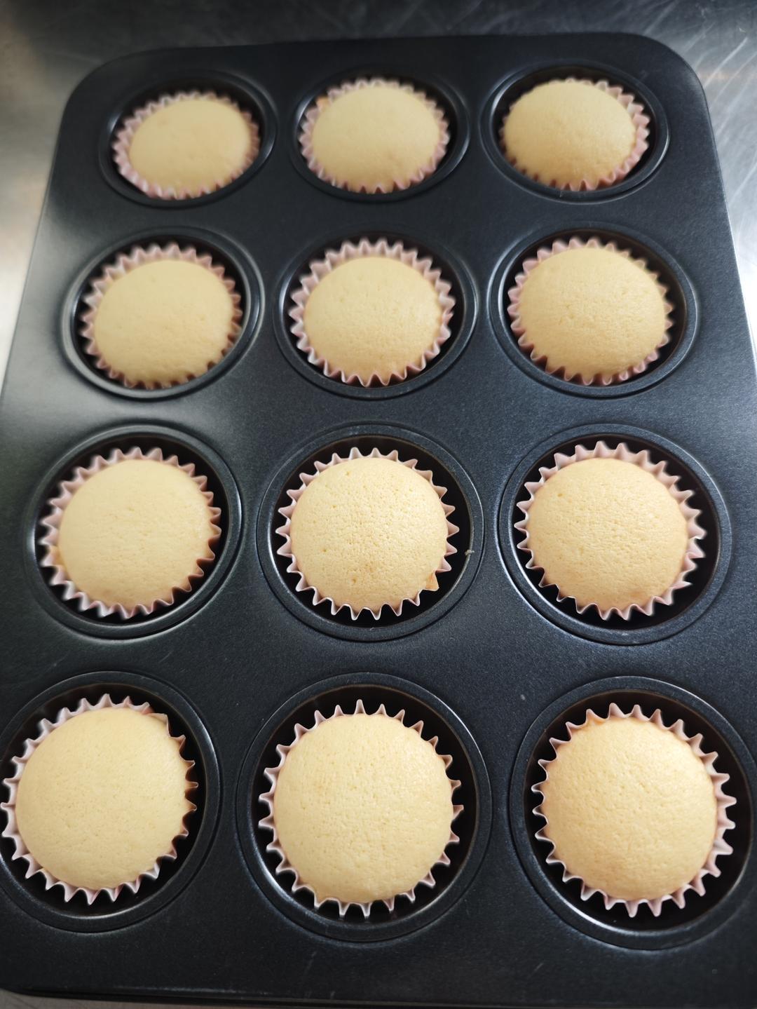 基基基础款的海绵小蛋糕，松软香甜又可爱