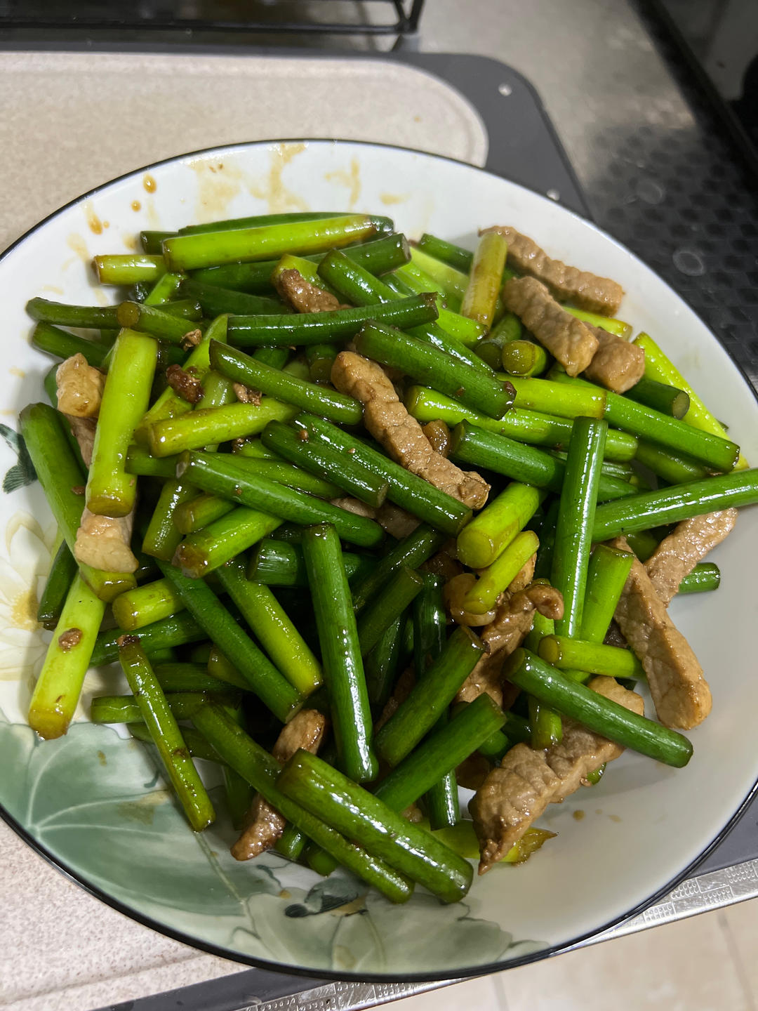 简单易做的下饭菜－蒜苔炒肉