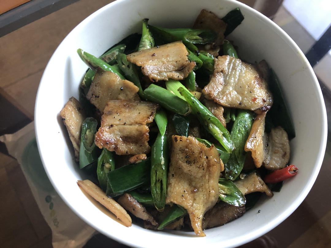厨师长教你：“小炒肉”的家常做法，家常味很浓郁，先收藏起来