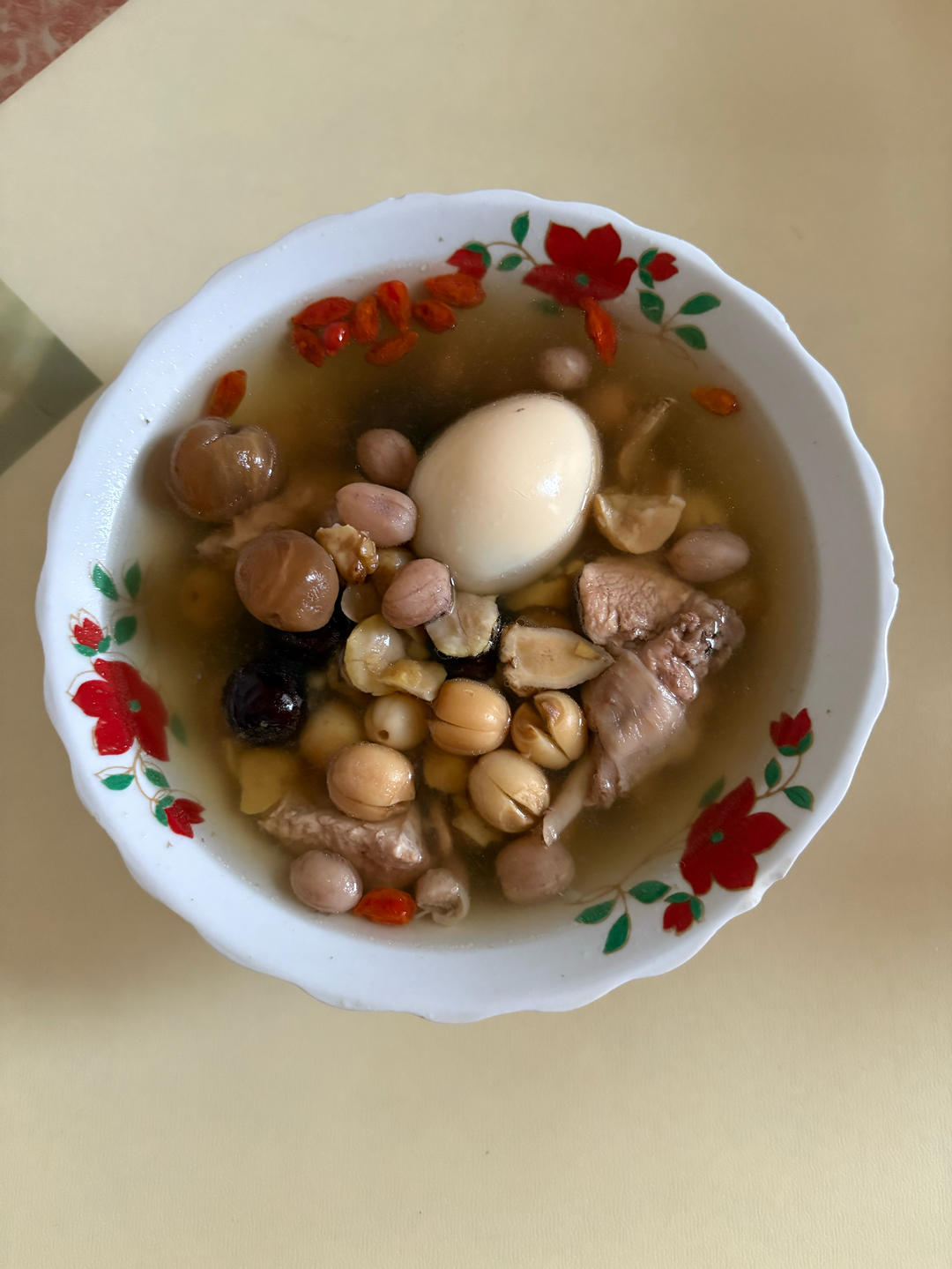 当归红枣枸杞炖鸡汤