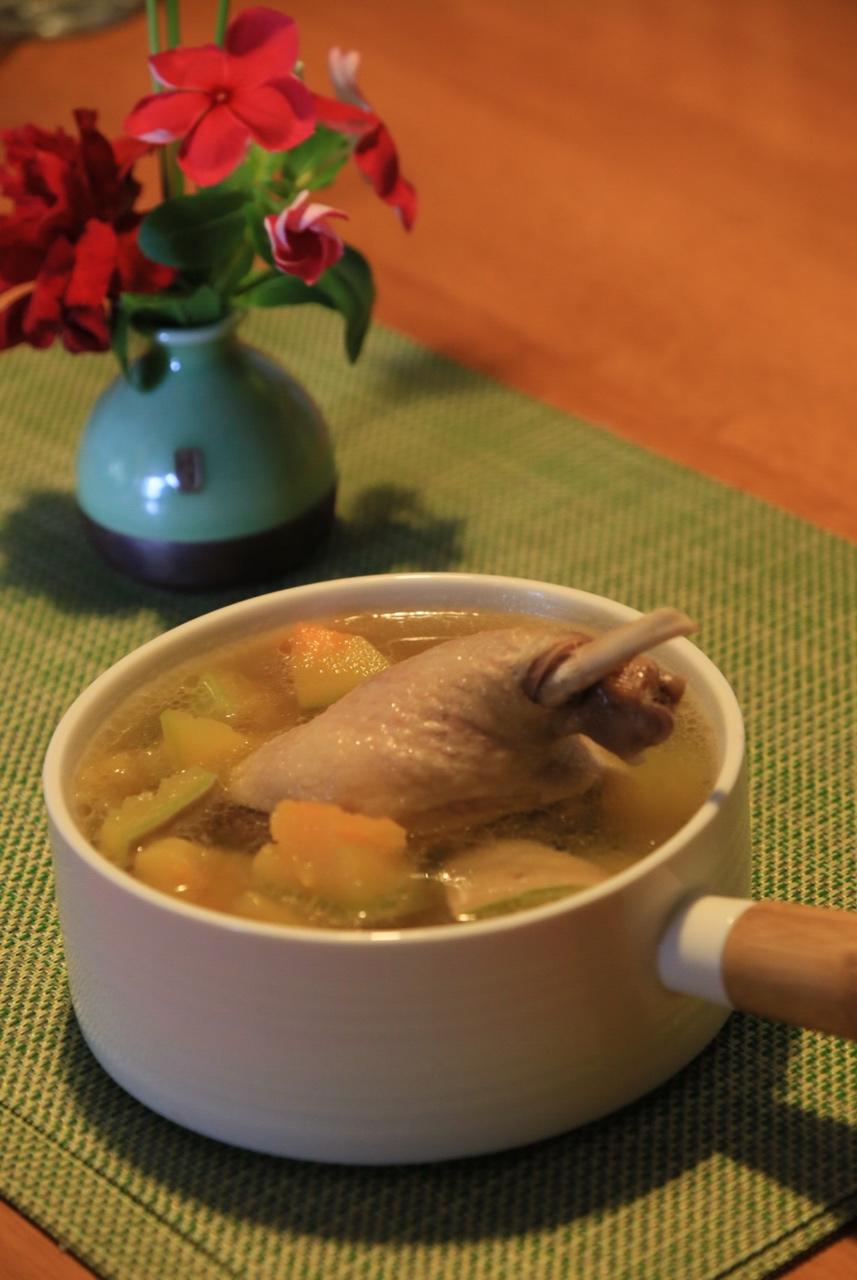 贝贝南瓜鸭腿汤