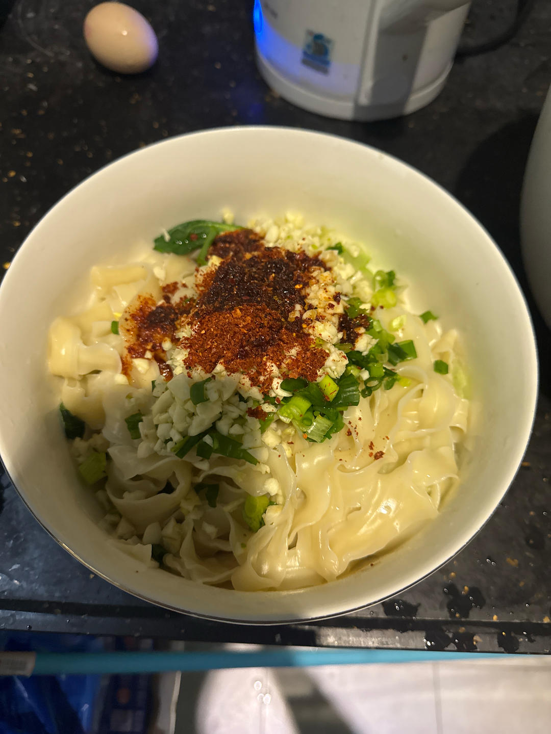 十分钟就能吃上的超简单油泼面