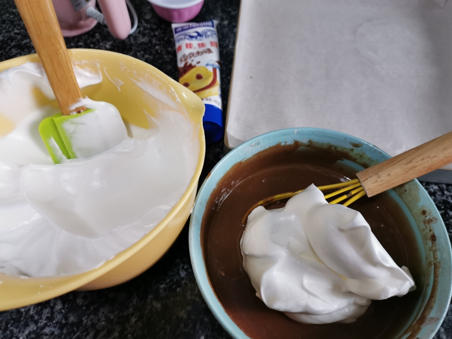 雀巢鹰唛巧克力炼奶浓情巧克力奶油蛋糕的做法 步骤14