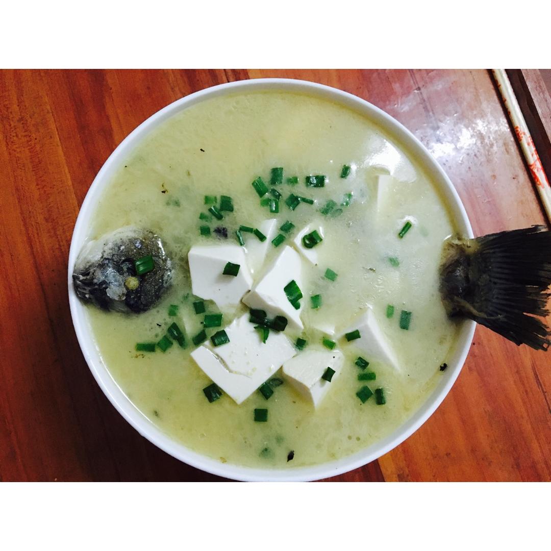 鲫鱼豆腐汤