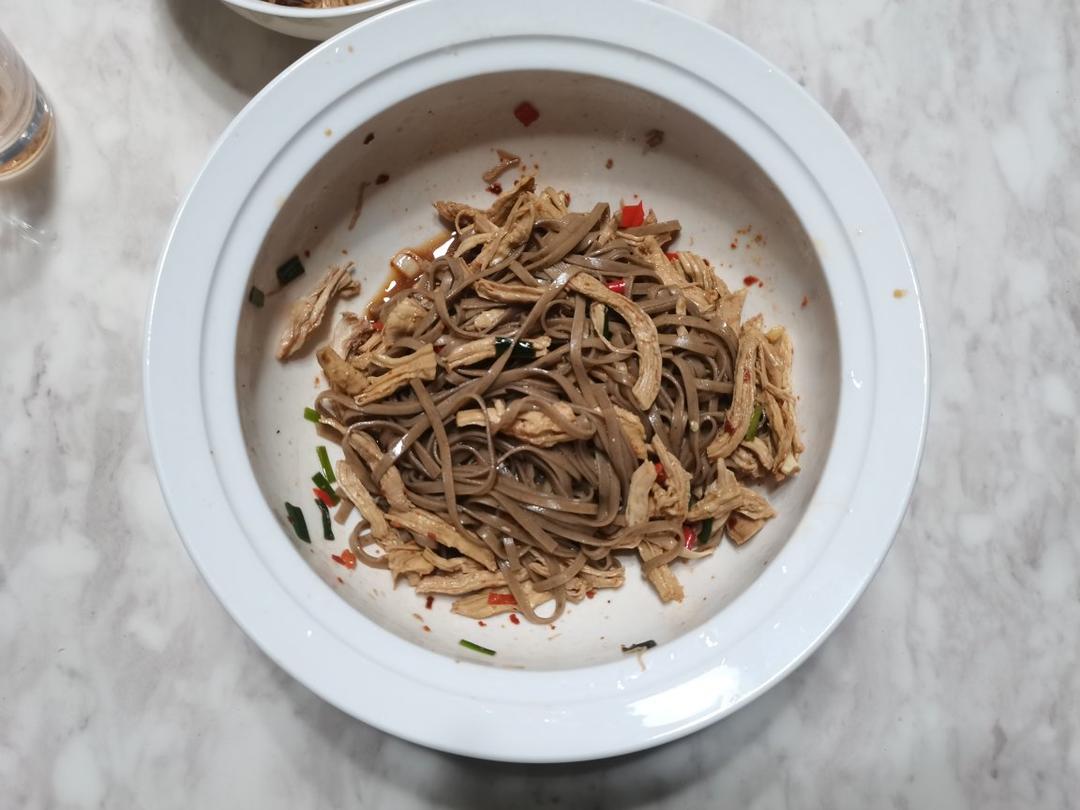 🥒鸡丝凉面