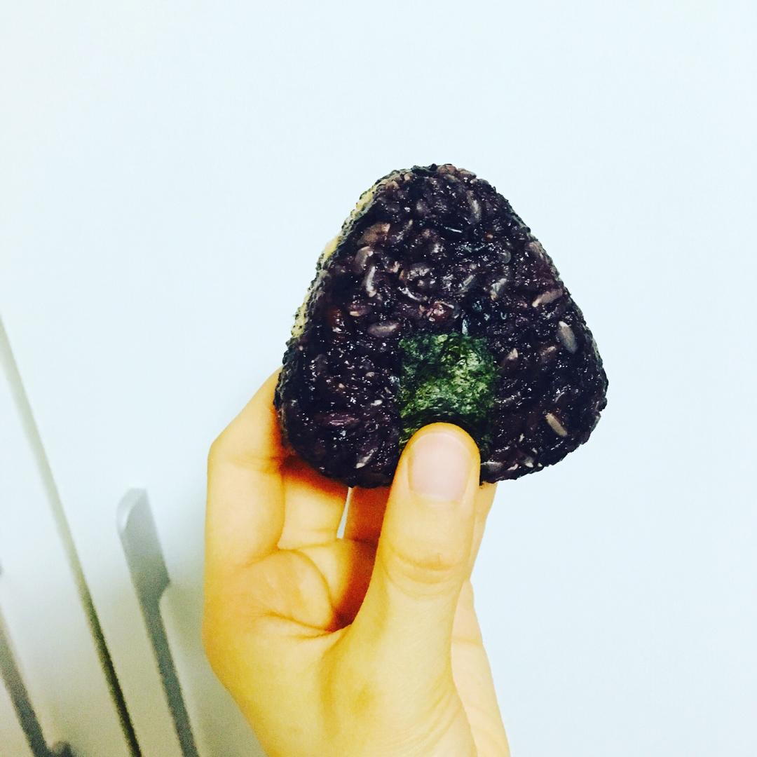 紫菜三角饭团