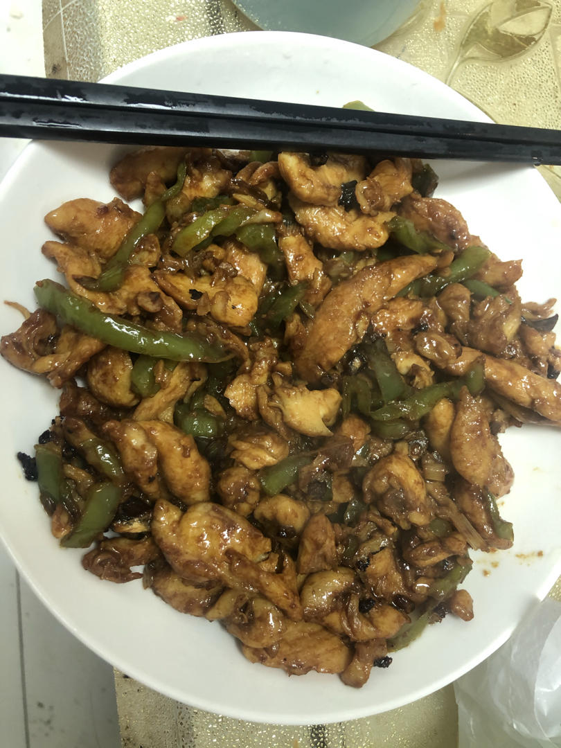 巨下饭的尖椒肉丝好吃得一碗接一碗