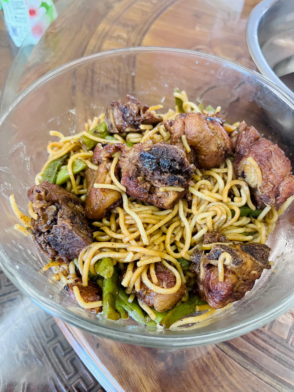 曼食慢语丨排骨豆角焖面